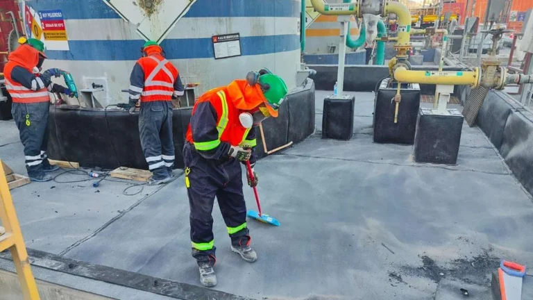 Normalización de Estanques Reactivos para Cumplimiento D.S. 43 - Codelco – División Ministro Hales